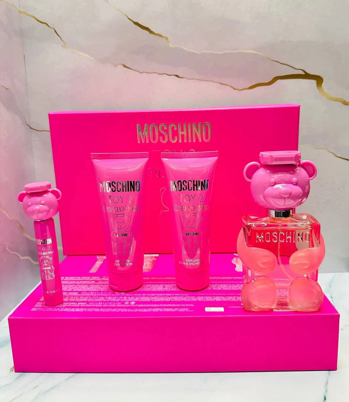 Женский подарочный набор Moschino 4 в 1 1