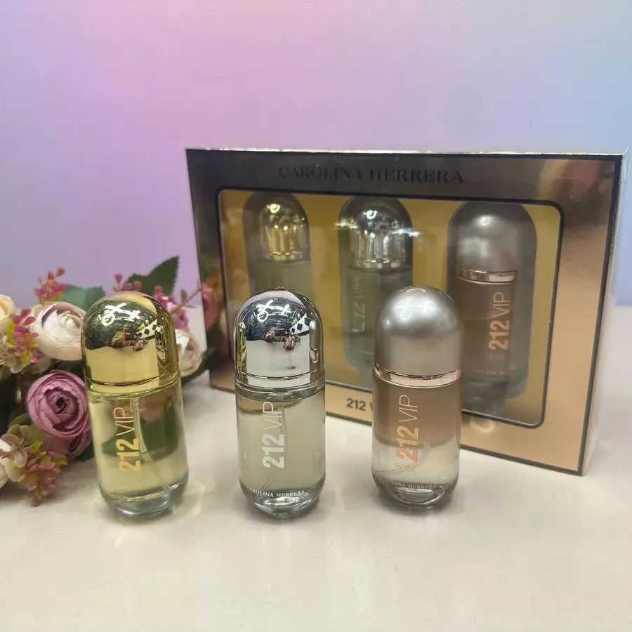 Женский подарочный набор Carolina Herrera 212 Vip 3 по 30 мл 1