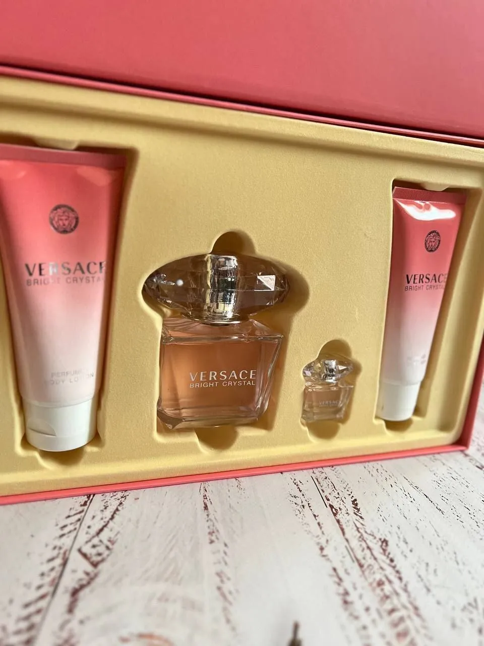 Подарочный набор Versace Bright Crystal 4 в 1 1