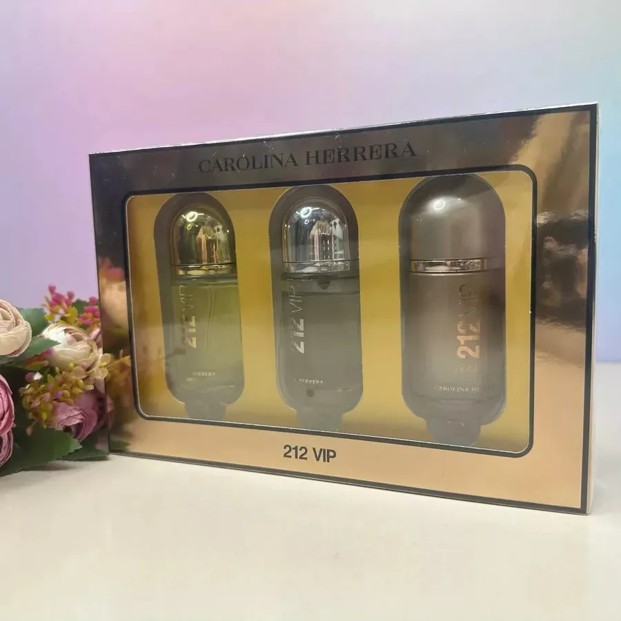 Женский подарочный набор Carolina Herrera 212 Vip 3 по 30 мл 3